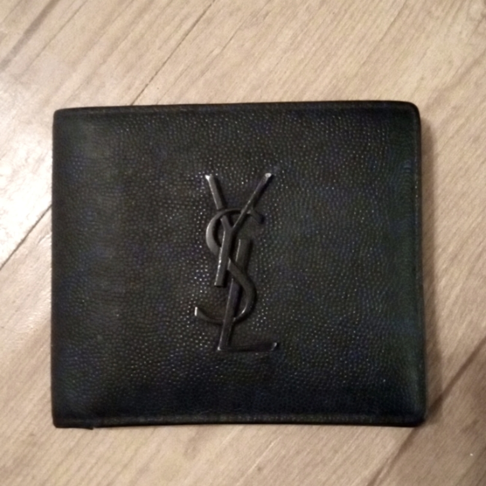 Yves Saint Laurent wallet barely used for sale "HALF PRICE"